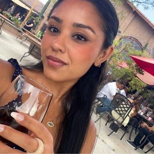 Meet your Posher, Serena